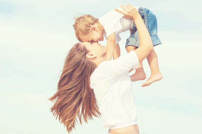 17 Habits Of Very Happy Moms