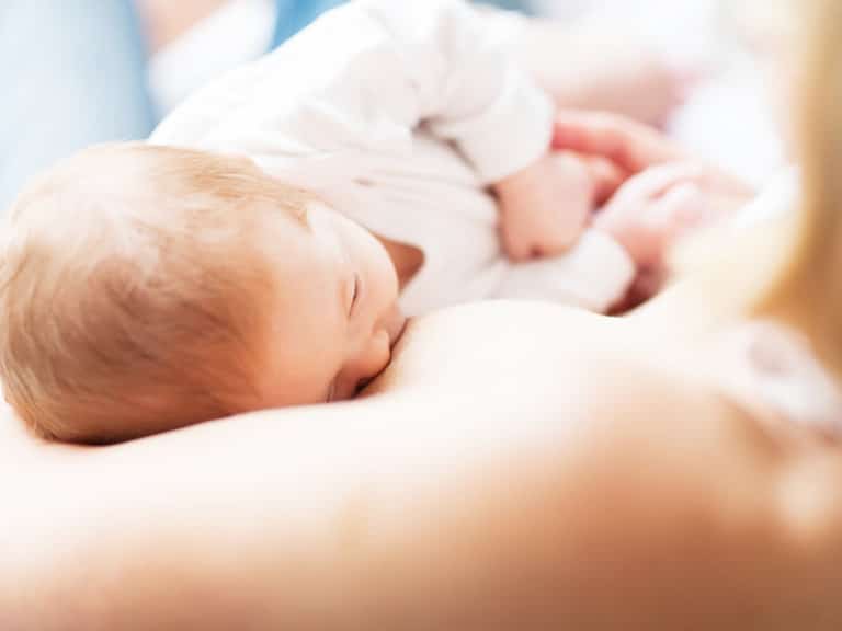 How to Survive the First Year Breastfeeding As a Working Mom