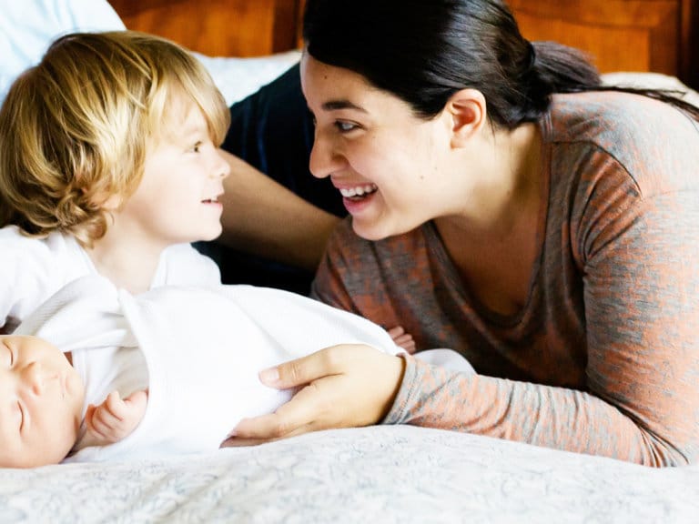 7 Benefits of Being a Stay at Home Mom (+ Ways to Love Doing It)