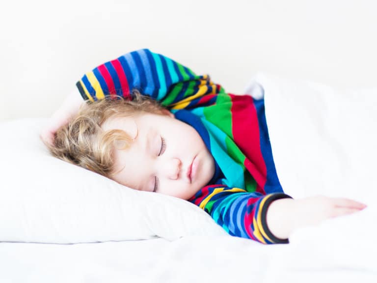 6 Natural Ways to Help Your Child Fall Asleep at Night