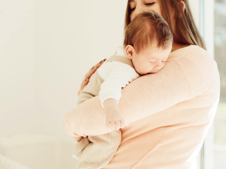 How to Handle Anxiety As a New Mom