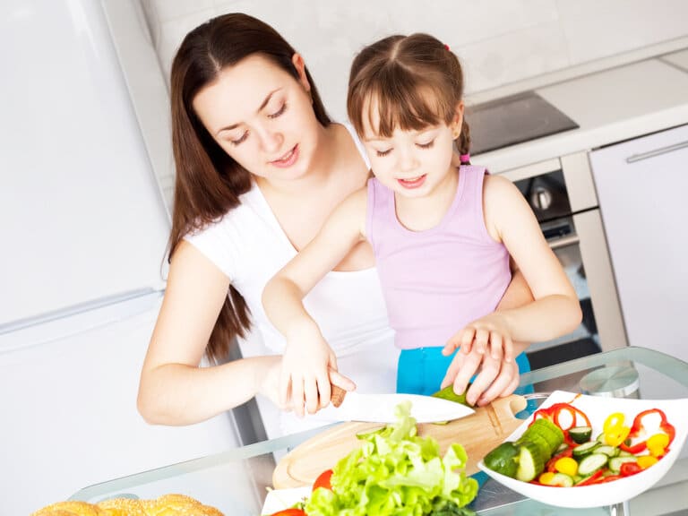 How Busy Moms Can Encourage Kids to Be Healthy